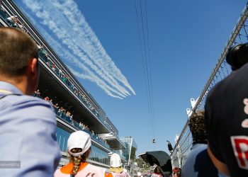 Выступление пилотажной группы Русь перед Гран-При России Формулы-1 в Сочи 2014