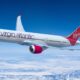 Самолет Virgin Atlantic Boeing 787 Dreamliner летит