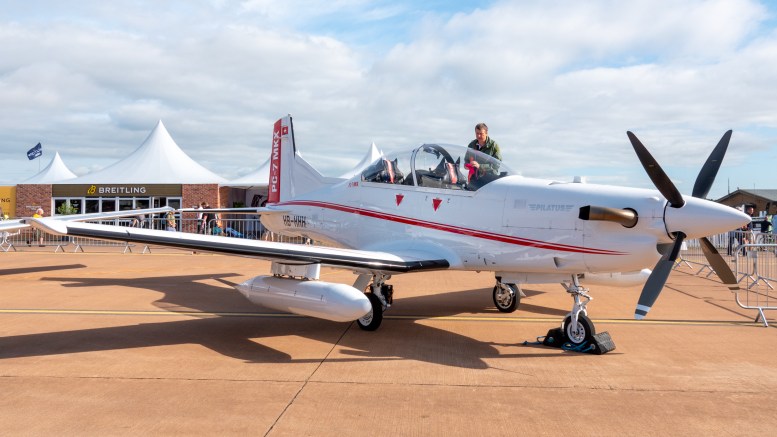 Pilatus PC-7 Mk.X HB-HHH Самолет Pilatus